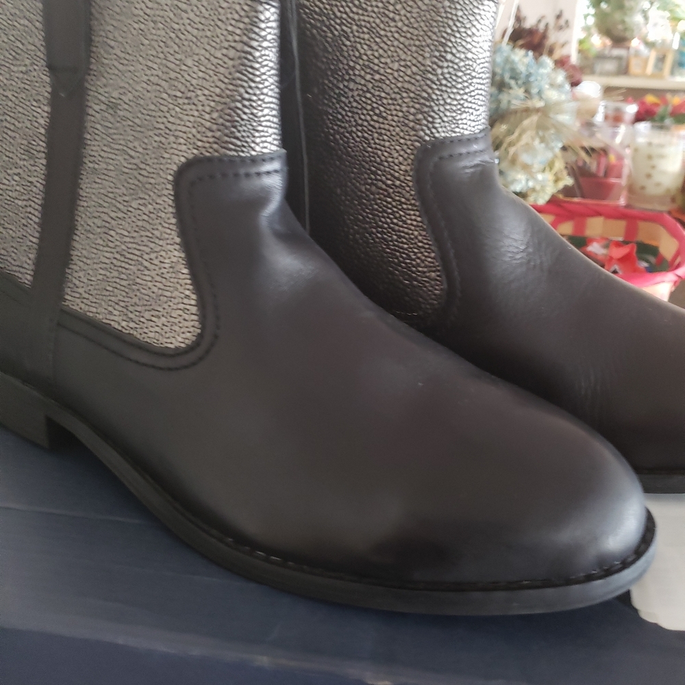 Boots - Picture 6 of 6
